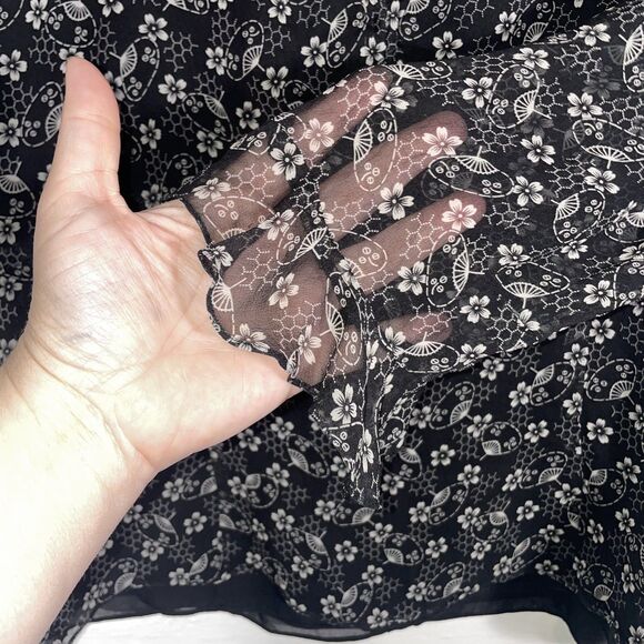 Maggy London Black Silk Sheer Floral Blouse Size 14 Empire Waist Cropped V-Neck - Picture 4 of 11